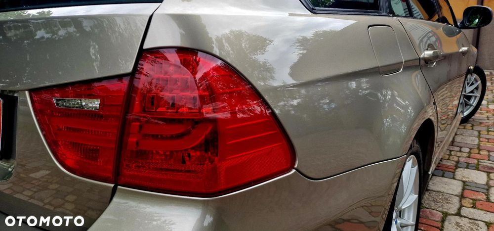 BMW Seria 3 320d DPF Edition Sport - 33