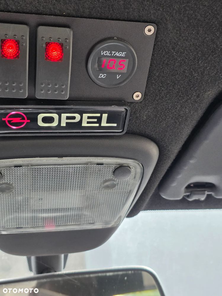 Opel Corsa 1.8 16V Sport - 7
