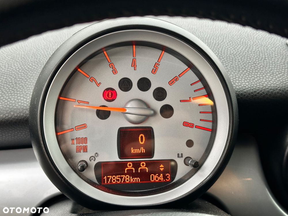 MINI Cooper Standard - 24