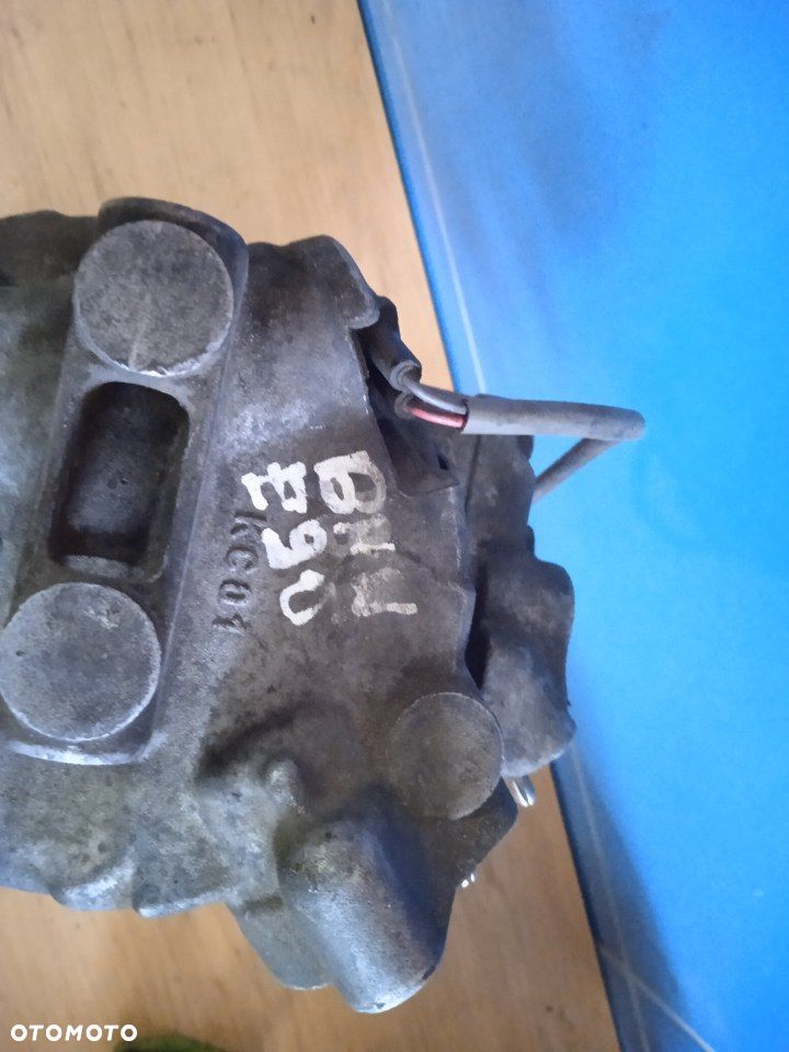 Sprężarka Klimatyzacji BMW E90 4472601851 - 2