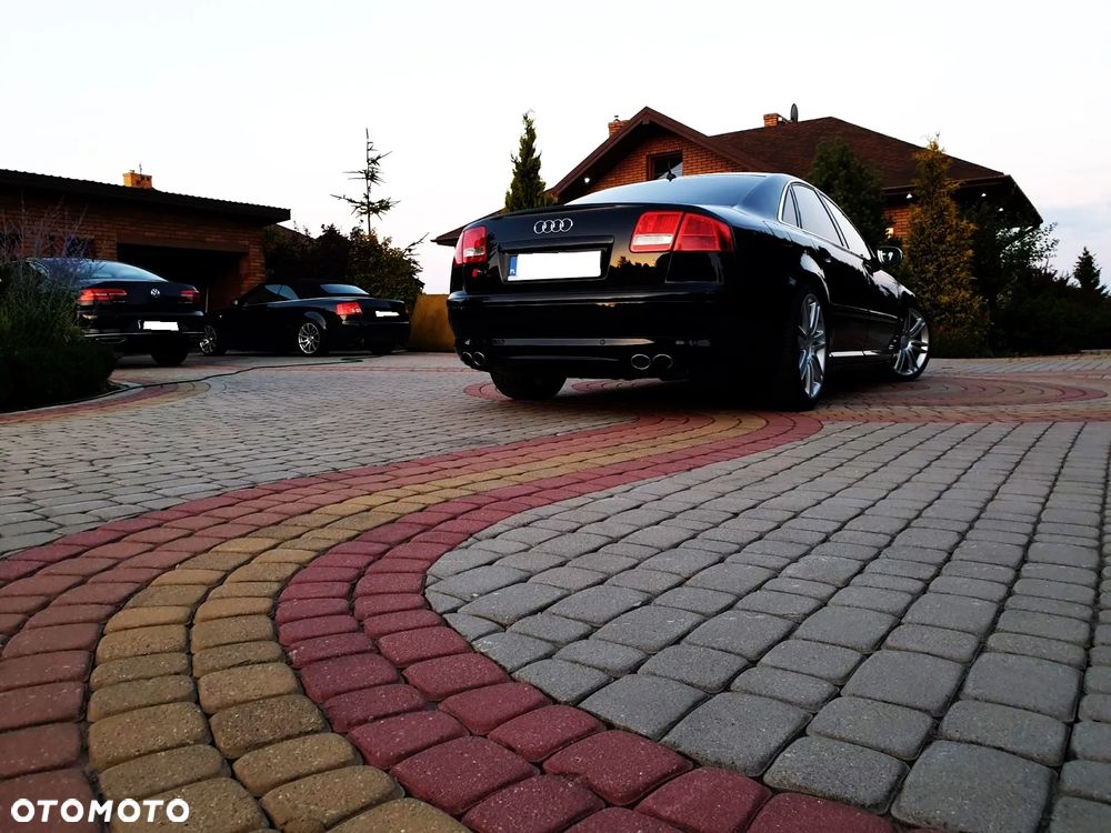 Audi S8 - 8