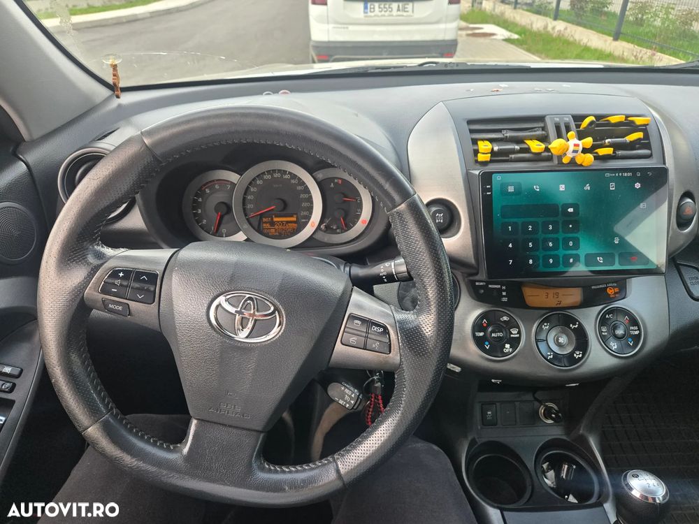 Toyota RAV4 2.2 D-4D Luxury - 8