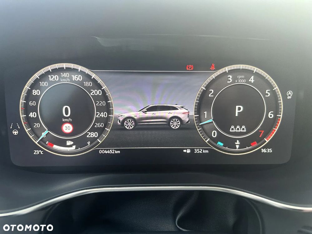Jaguar F-Pace - 17