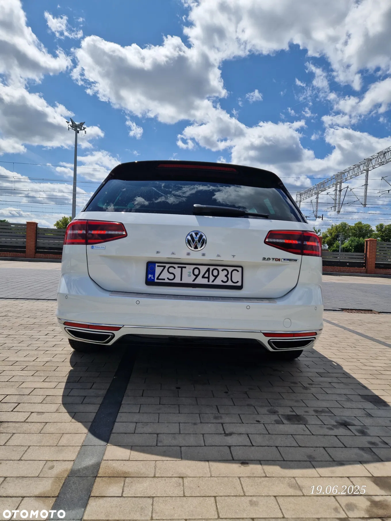Volkswagen Passat - 4