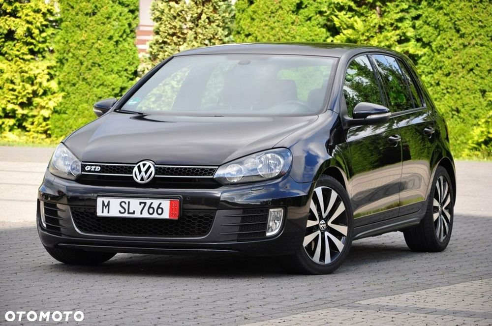 Volkswagen Golf - 1