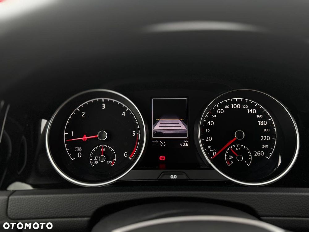 Volkswagen Golf 1.6 TDI Highline DSG - 11