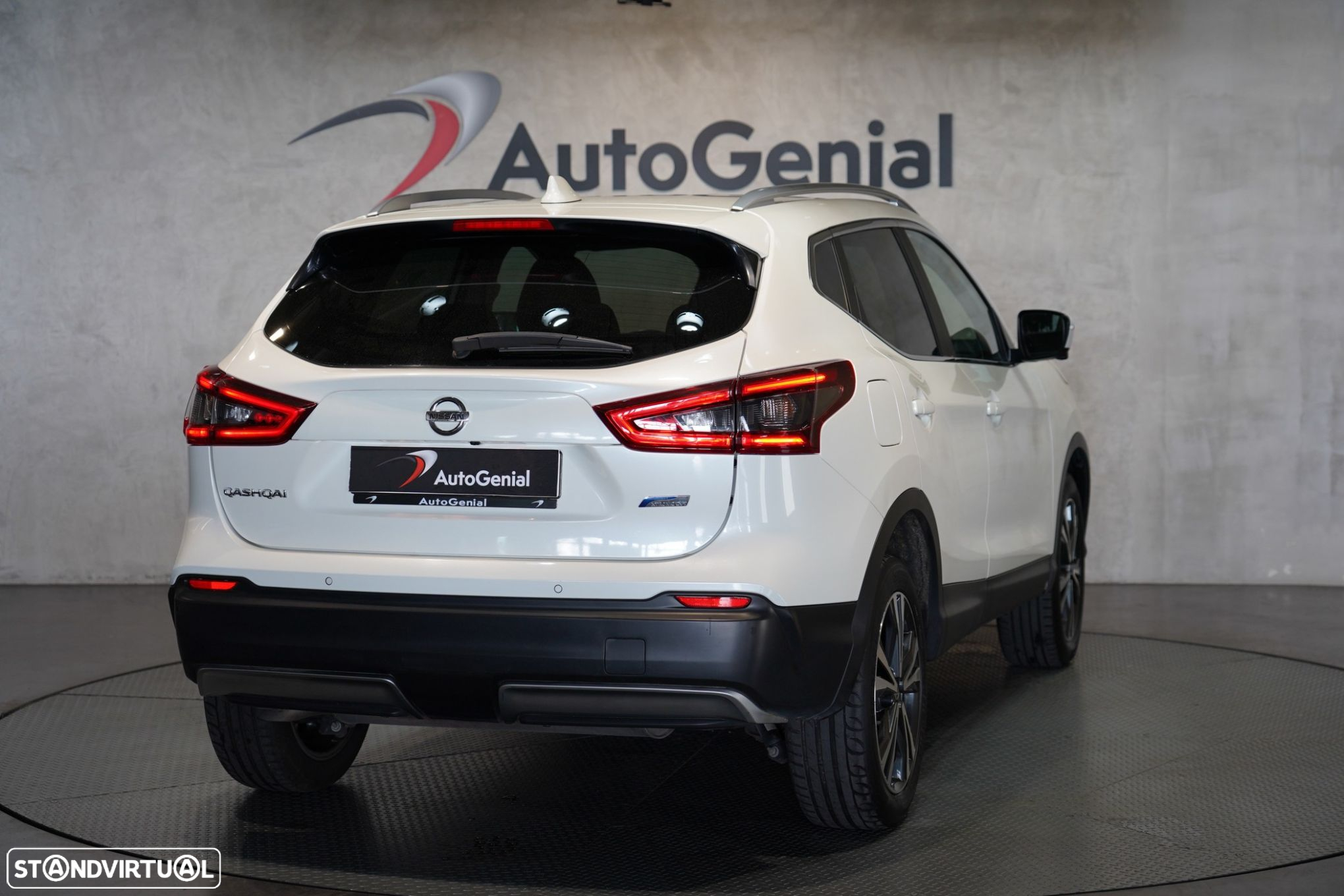 Nissan Qashqai 1.3 DIG-T N-Connecta J18 - 2