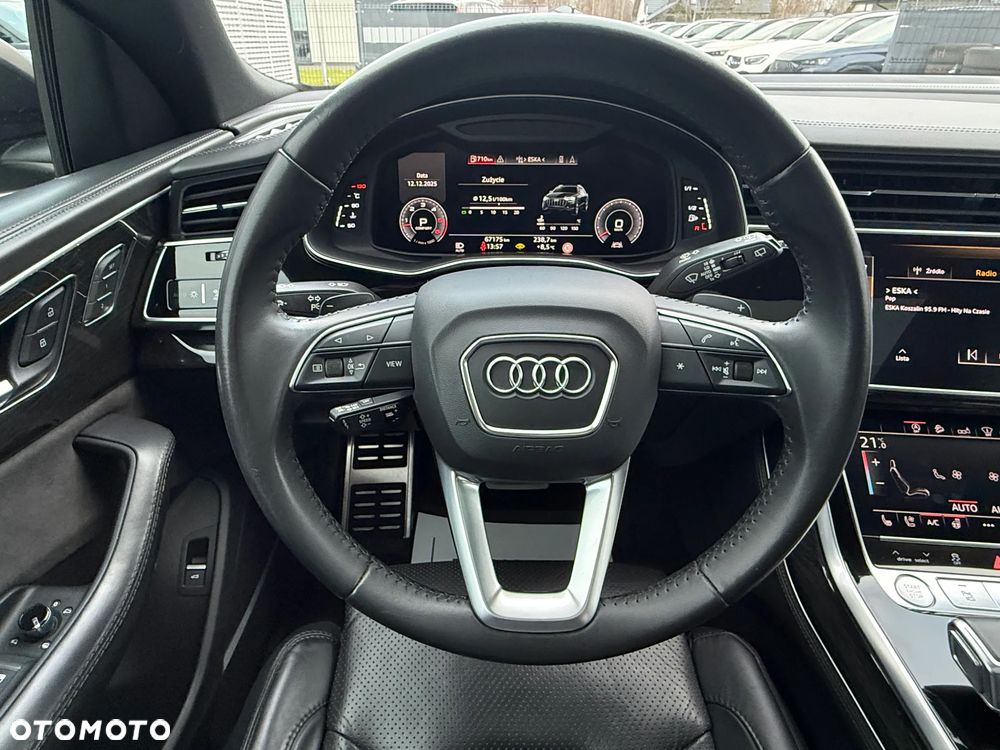 Audi Q8 - 35