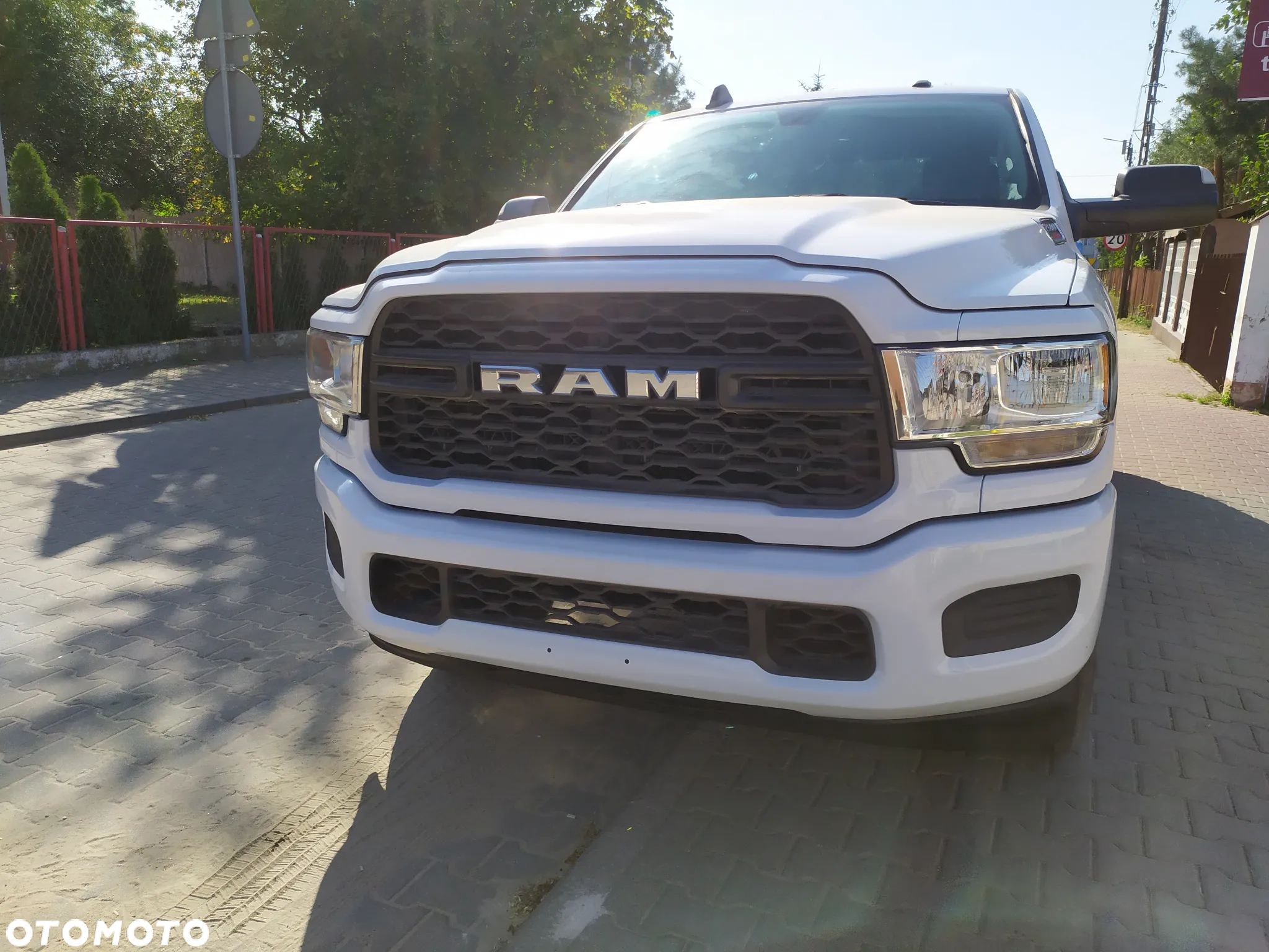Dodge RAM - 10