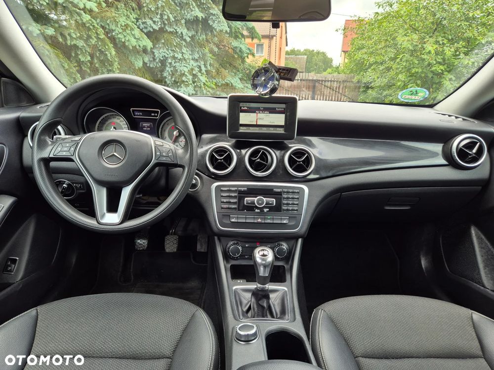 Mercedes-Benz CLA - 11
