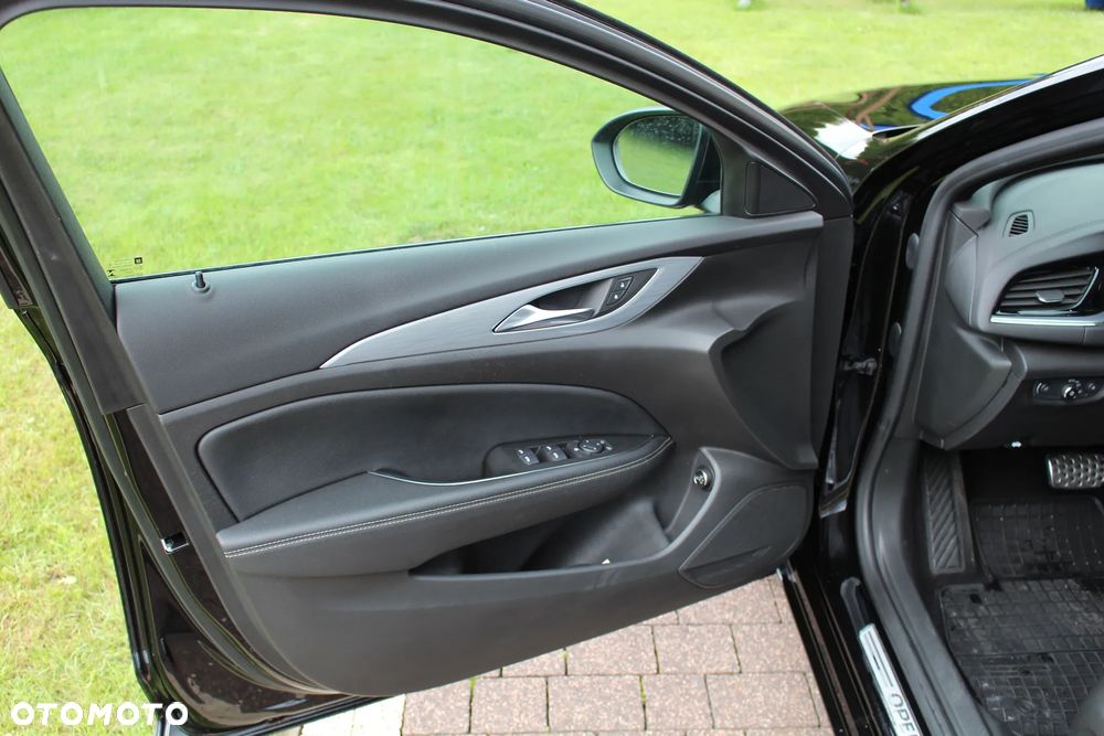 Opel Insignia - 8