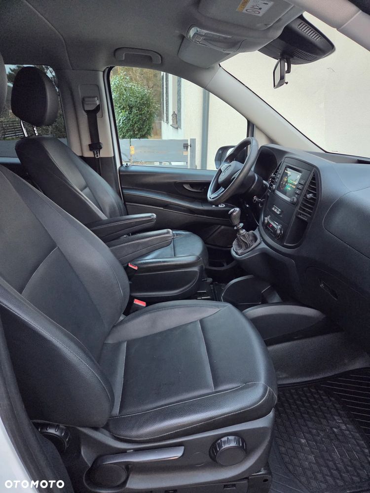 Mercedes-Benz Vito Mixto 5 miejsc - 22