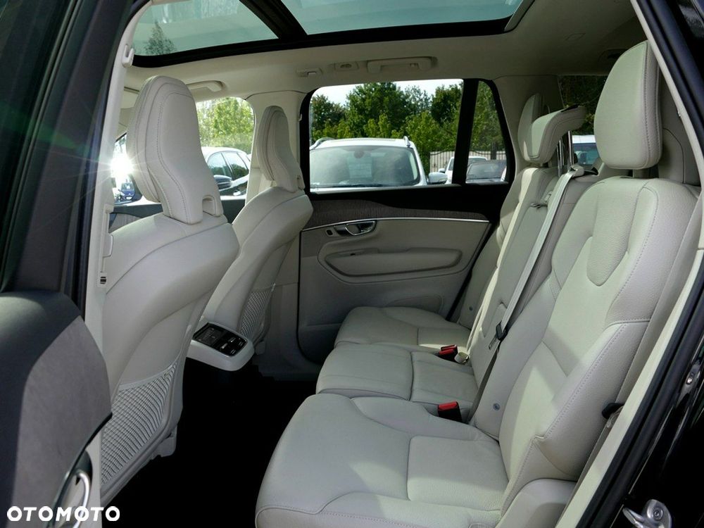Volvo XC 90 - 32