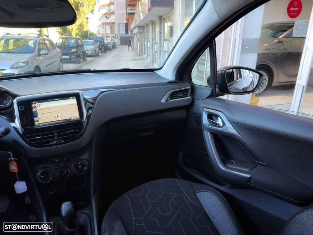 Peugeot 2008 1.6 BlueHDi Style - 20