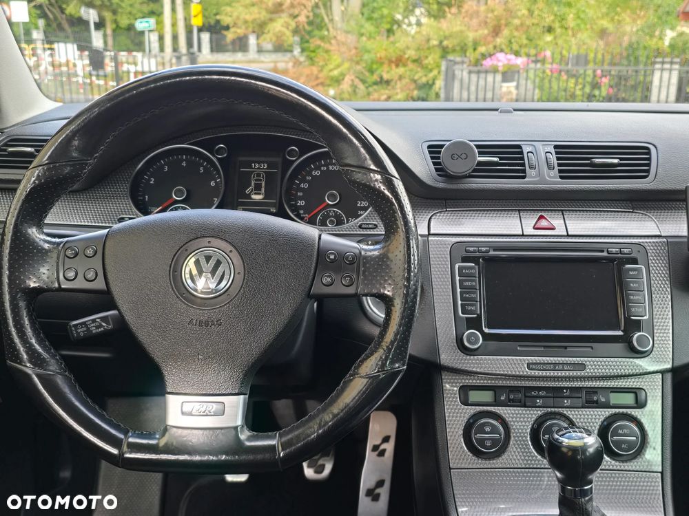 Volkswagen Passat Variant 2.0 TSI R-Line Edition Plus - 31
