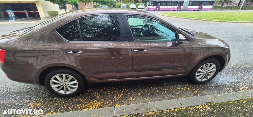 Skoda Octavia 2.0 TDI DSG Ambition - 7
