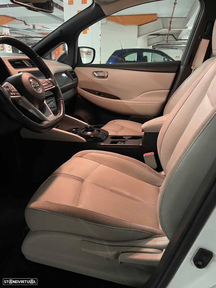 Nissan Leaf Tekna Two Tone+ProPilot Park - 29