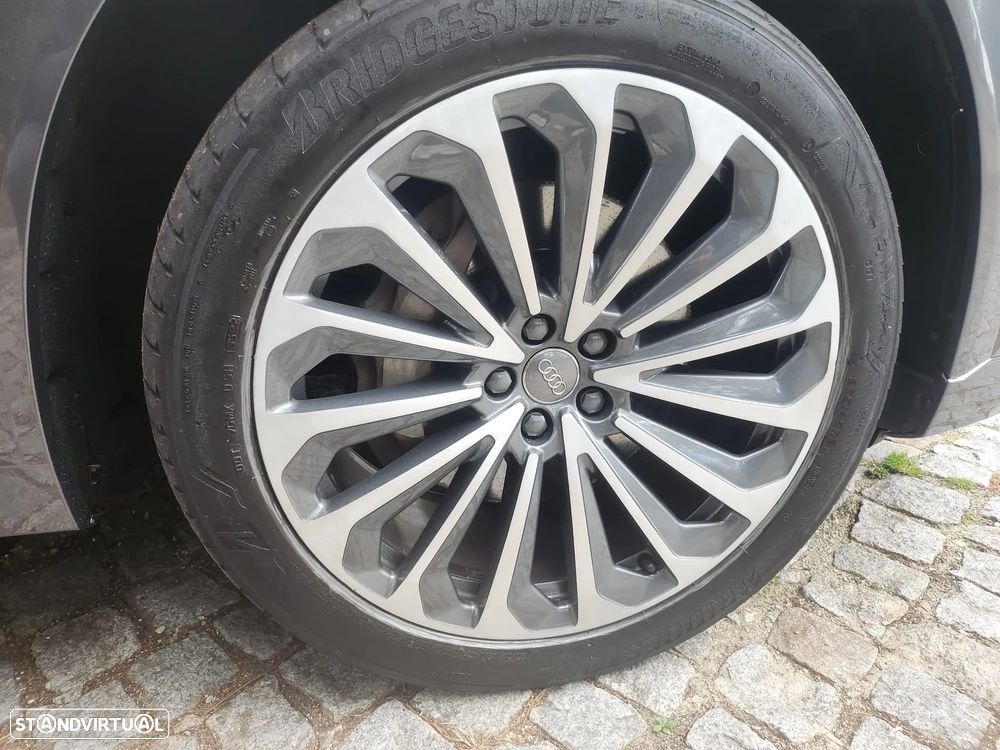 Audi e-tron 50 quattro S line - 13