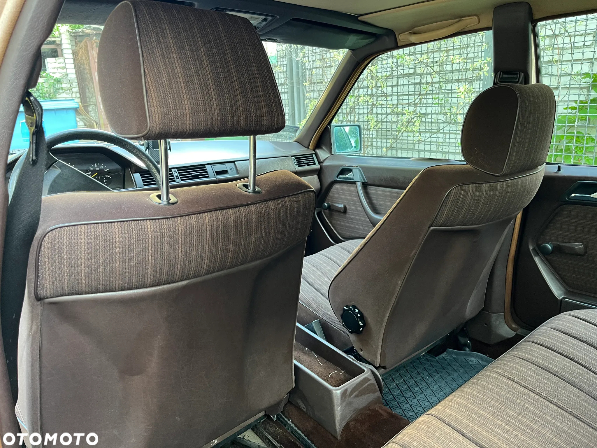Mercedes-Benz W124 (1984-1993) - 29