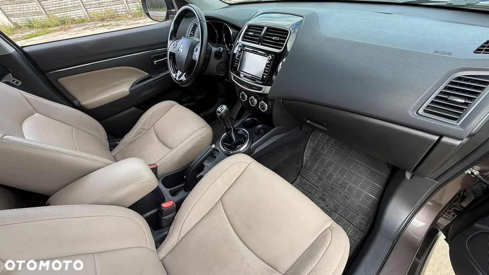 Mitsubishi ASX - 8