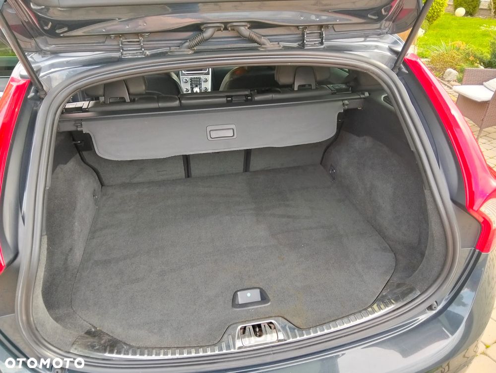 Volvo V60 D2 Momentum - 9