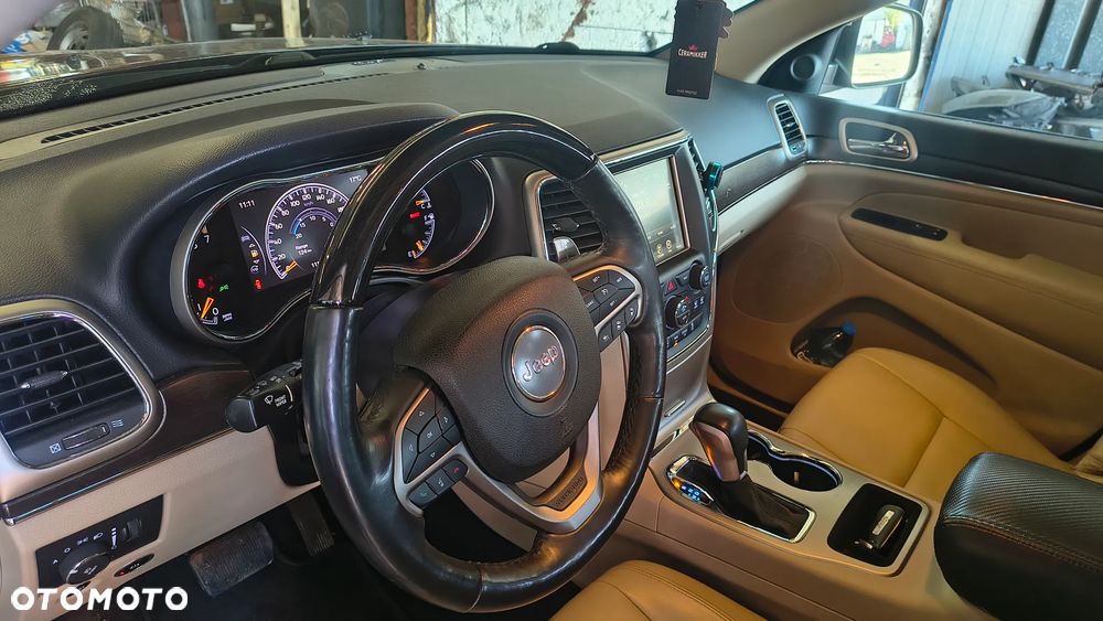 Jeep Grand Cherokee - 19