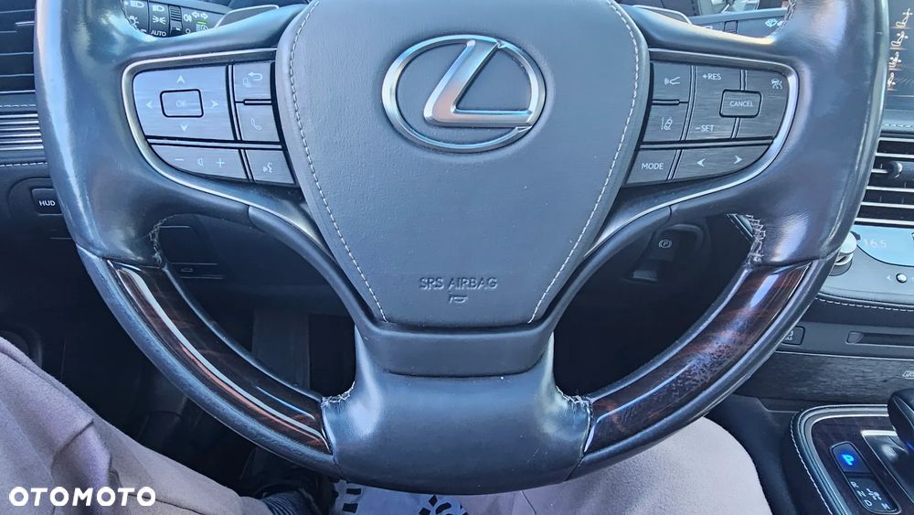 Lexus LS 500 Prestige AWD - 16