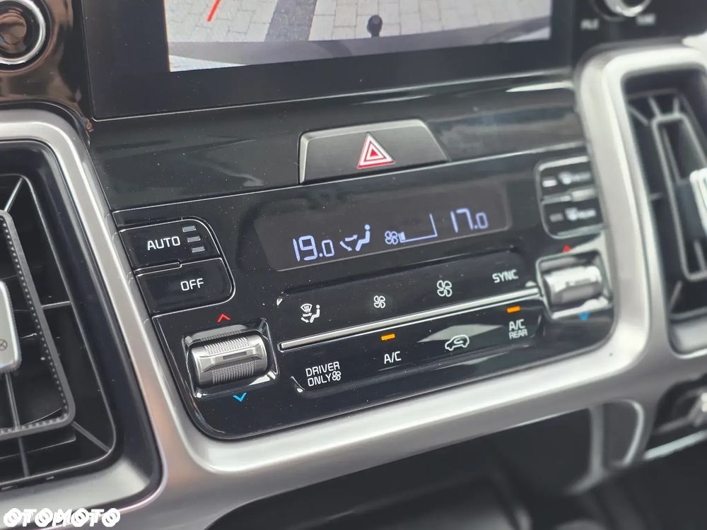 Kia Sorento 1.6 T-GDI HEV L 7os - 23