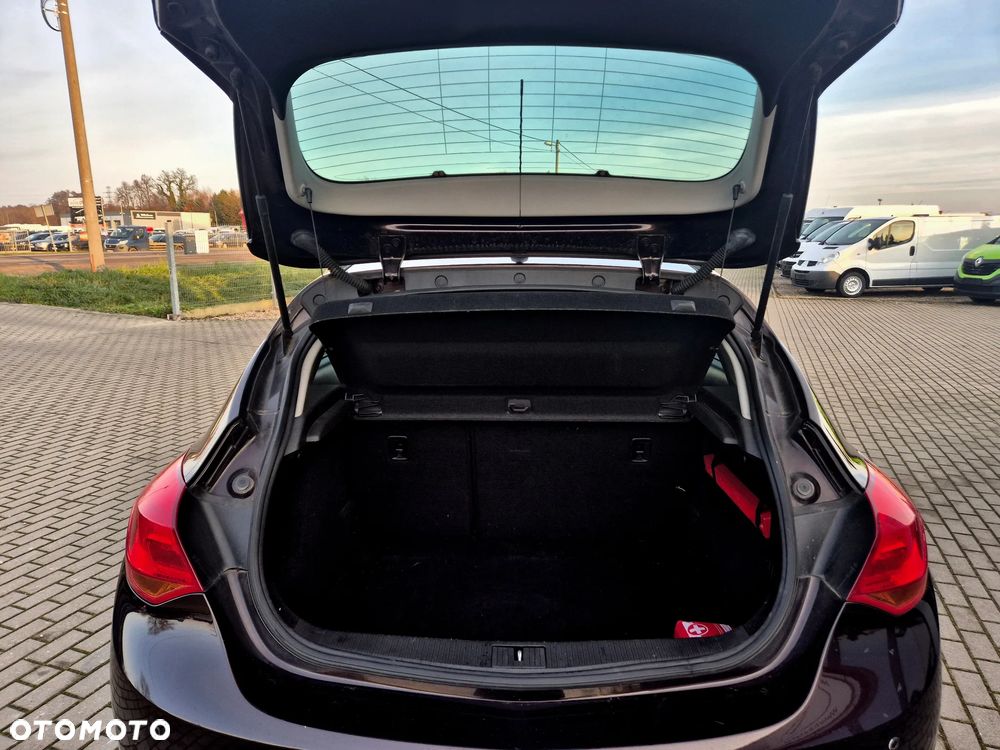 Opel Astra 1.4 Turbo 150 Jahre - 29