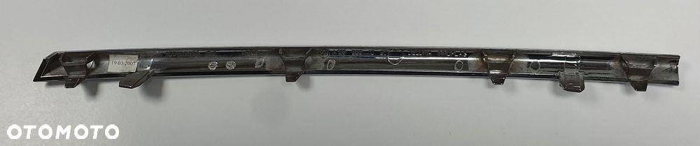 LISTWA ATRAPY GRILLA CHROM MERCEDES W245 - 4