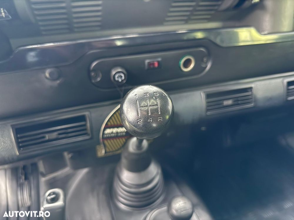 Land Rover Defender - 15