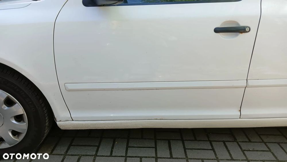 Skoda Octavia 1.6 Combi Classic - 9