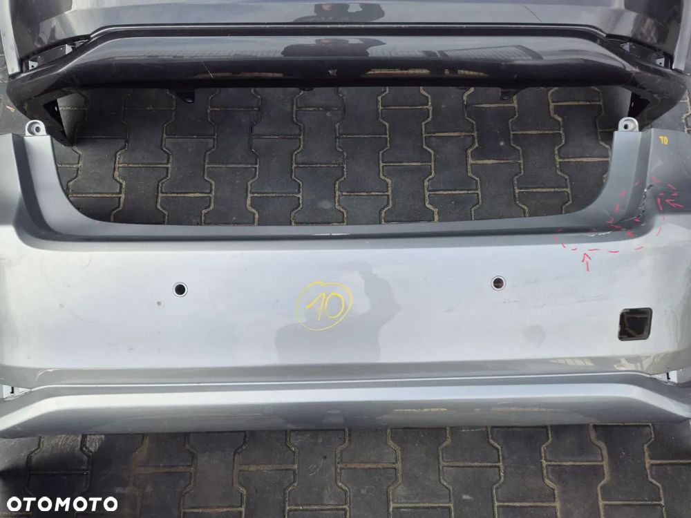 TOYOTA COROLLA E21 SEDAN ZDERZAK TYLNY (dostępne 6 zderzaków) - 10