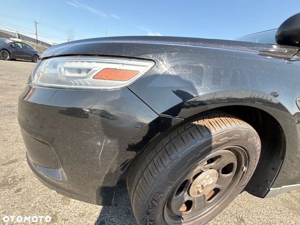 Ford Taurus - 17