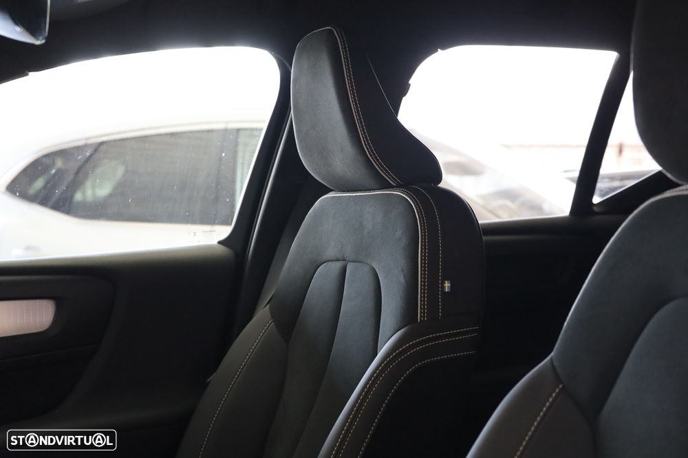 Volvo XC 40 2.0 B3 Plus Dark - 10