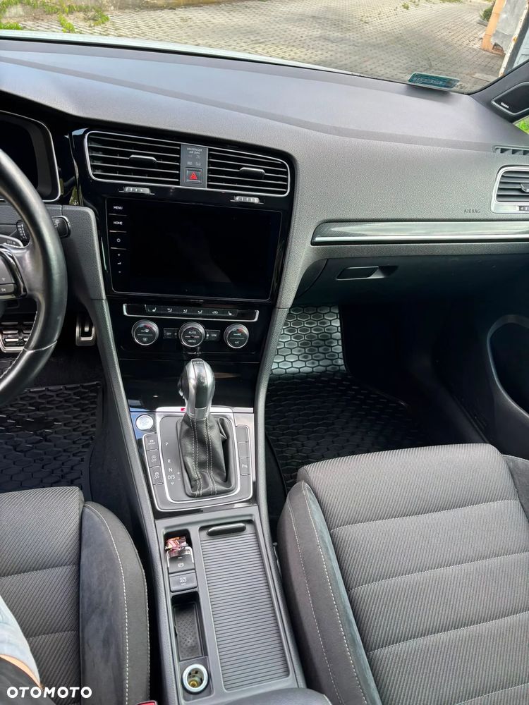 Volkswagen Golf - 8