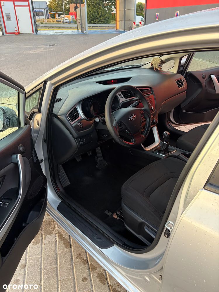 Kia Ceed - 25