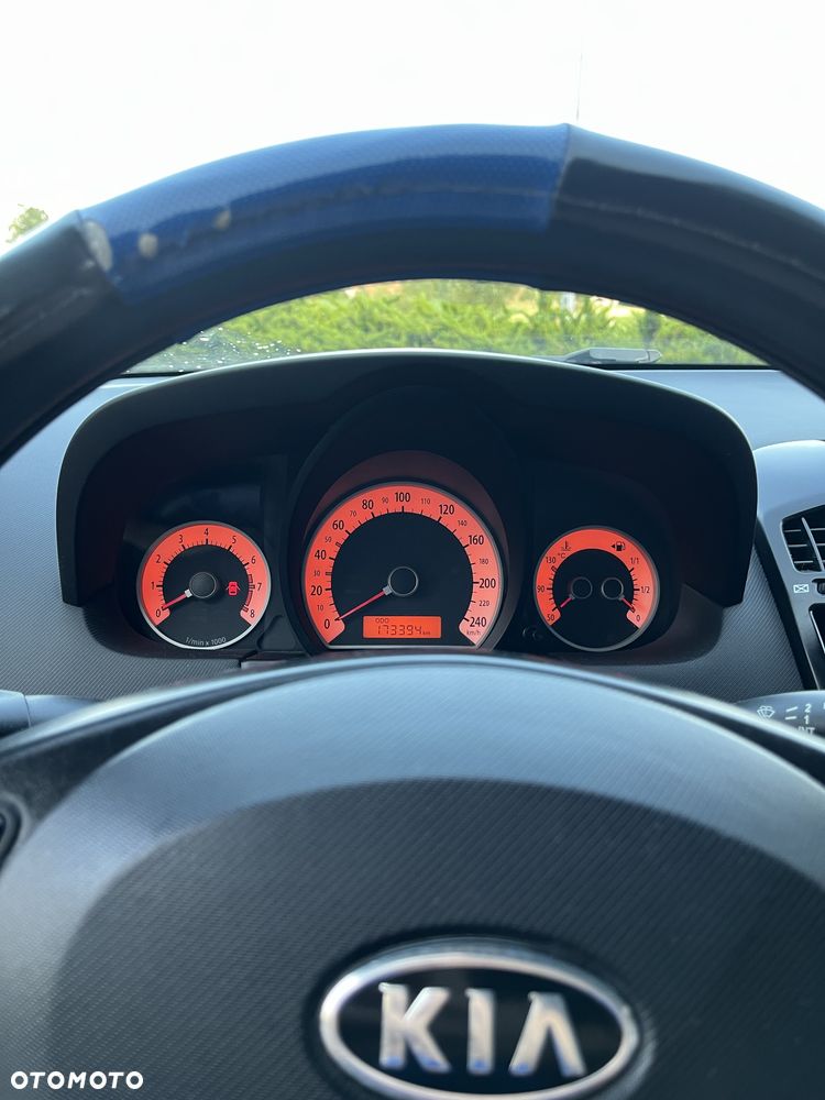 Kia Ceed - 8