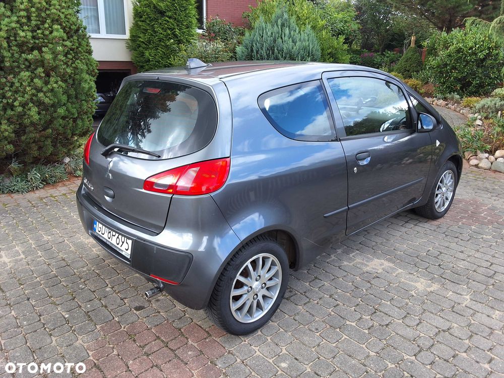 Mitsubishi Colt 2006 photo 2