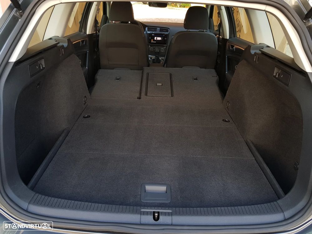 VW Golf Variant 1.6 TDi Confortline - 47