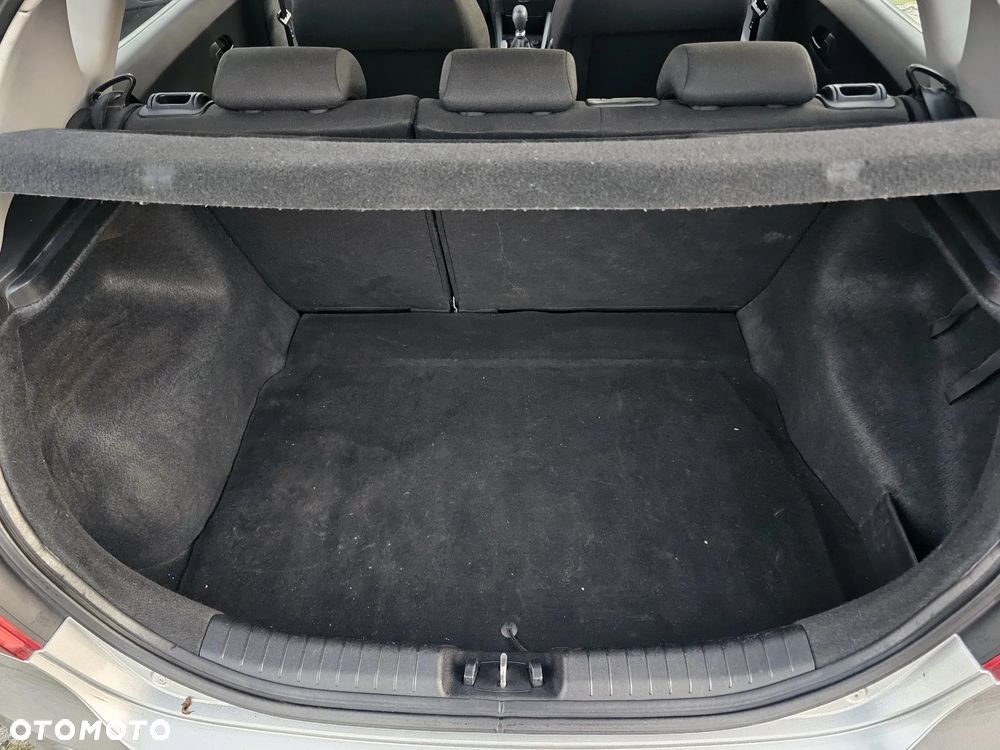 Kia Ceed - 34