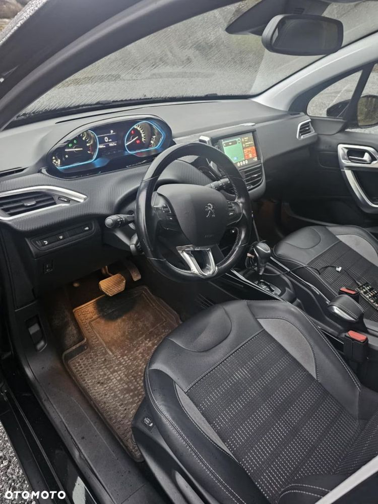 Peugeot 2008 PureTech 110 GPF Stop&Start EAT6 Allure - 11