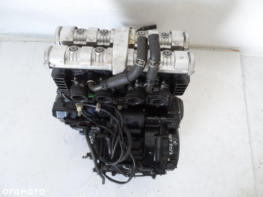 YAMAHA FZS 600 silnik - 6