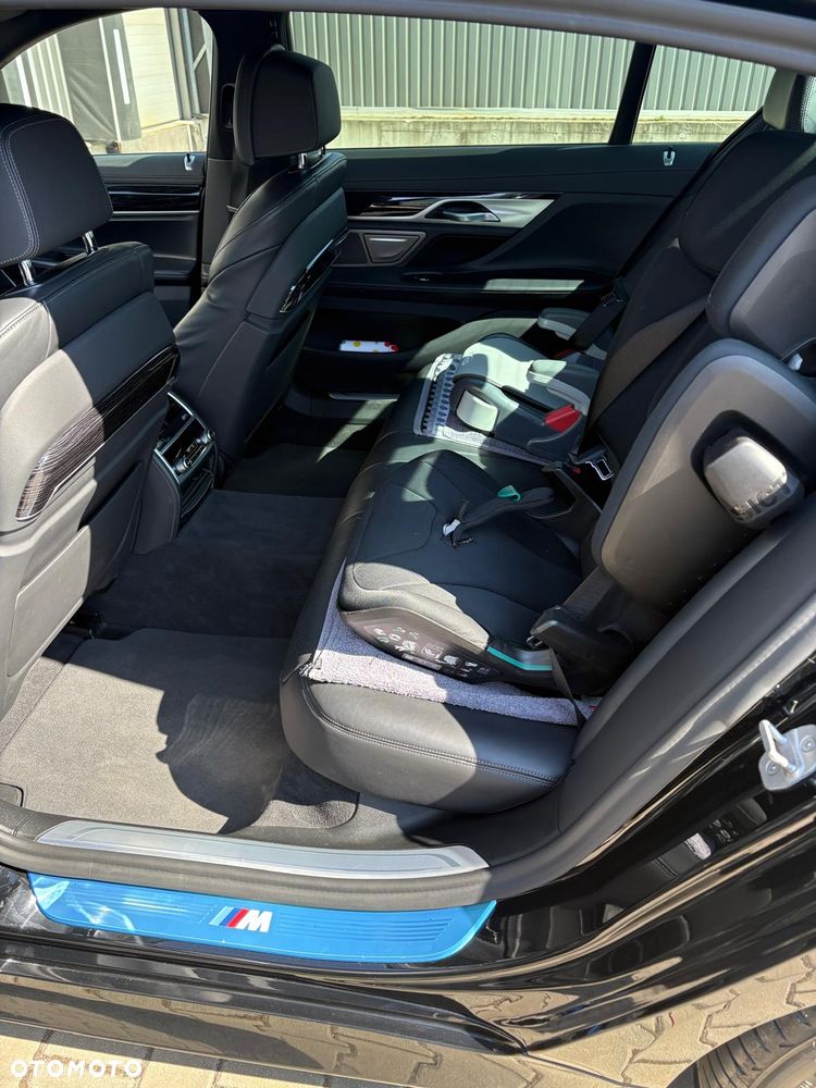 BMW Seria 7 740d xDrive mHEV sport - 14