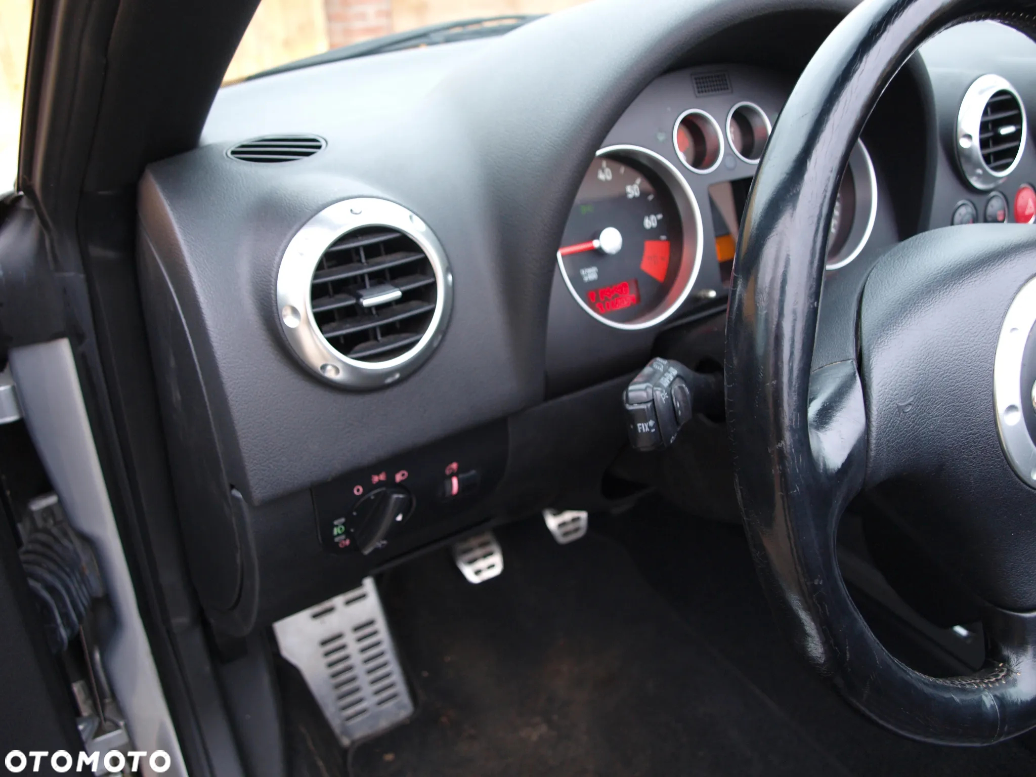 Audi TT Roadster 1.8 T quattro - 31