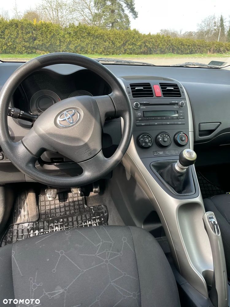Toyota Auris 1.33 VVT-i Terra - 7