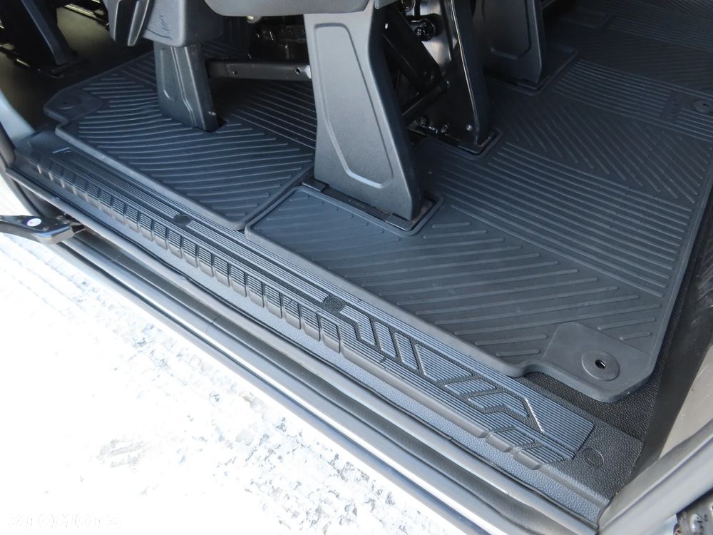 Ford Transit CUSTOM 2.0 TDCi 130 Km L2 Limited Edition W Najbogatszej Wersji Wyposażenia TREND L2H1 LONG Blaszak Furgon 9-Cio Osobowy Stan Jak NOWY POLECAM - 18