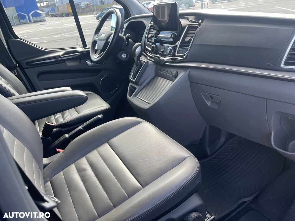 Ford Tourneo Custom - 31