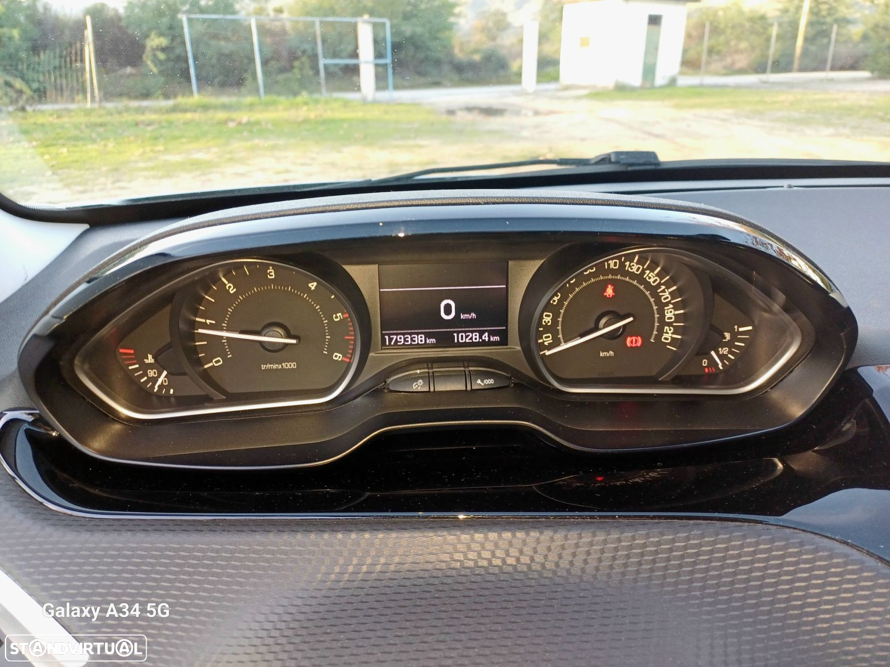 Peugeot 208 1.6 BlueHDi Style - 21