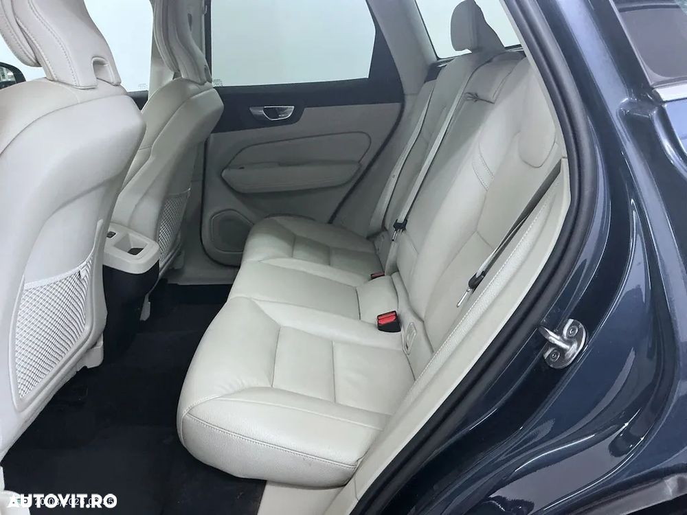 Volvo XC 60 B4 MHEV Momentum Pro - 6